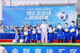 北京地铁世界杯主题设计引领时尚潮流